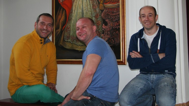 Mňahončák, Hološka a Kassai v NKD