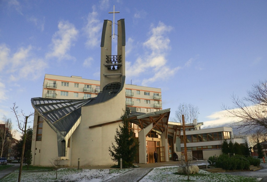 Katedrála Sv. Šebastiána na Peknej ceste v Rači dostala svoj vianočný darček v podobe 17 bronzových zvonov.